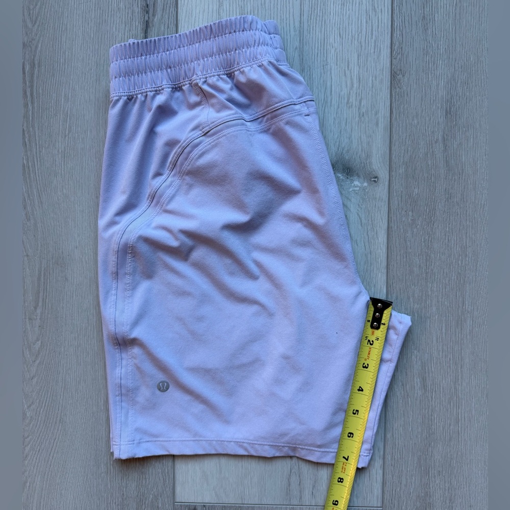 Lululemon Pace Breaker Linerless Short 7”
Size M - Picture 3 of 8